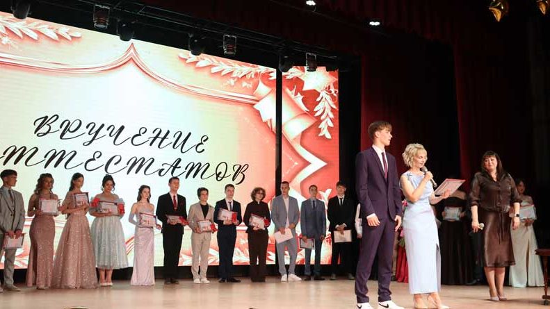 В добрый путь, выпускники!