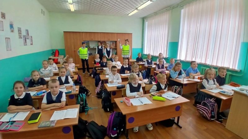 Отряд «Драйв» провёл урок безопасности для школьников